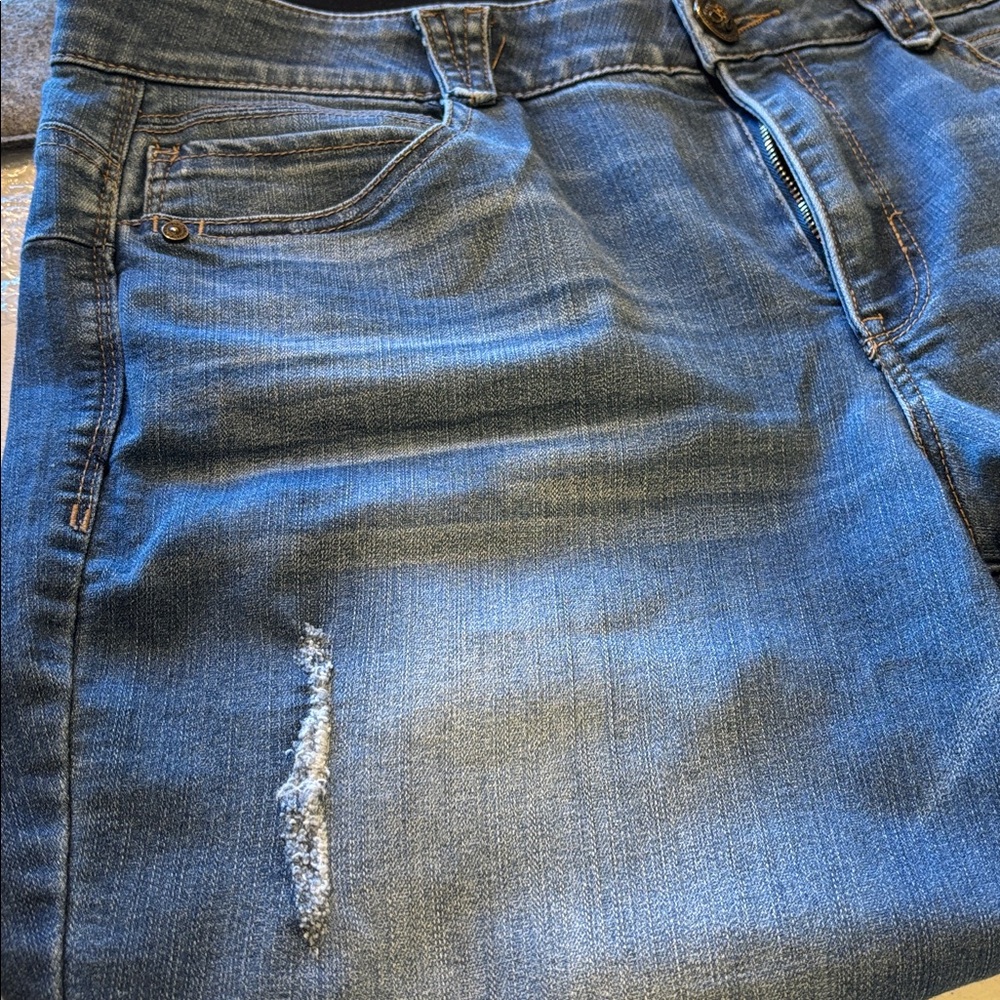 Democracy Mid-Wash Ankle Jeans - Picture 7 of 8